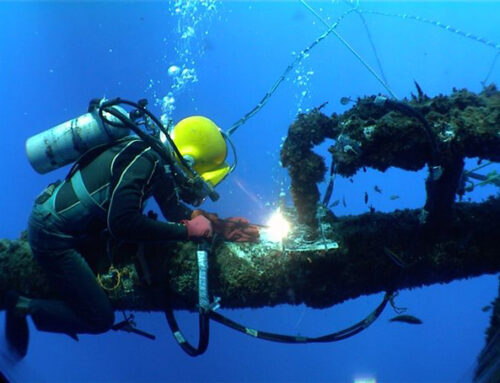 Underwater Welders Make Up To $300,000 a Year